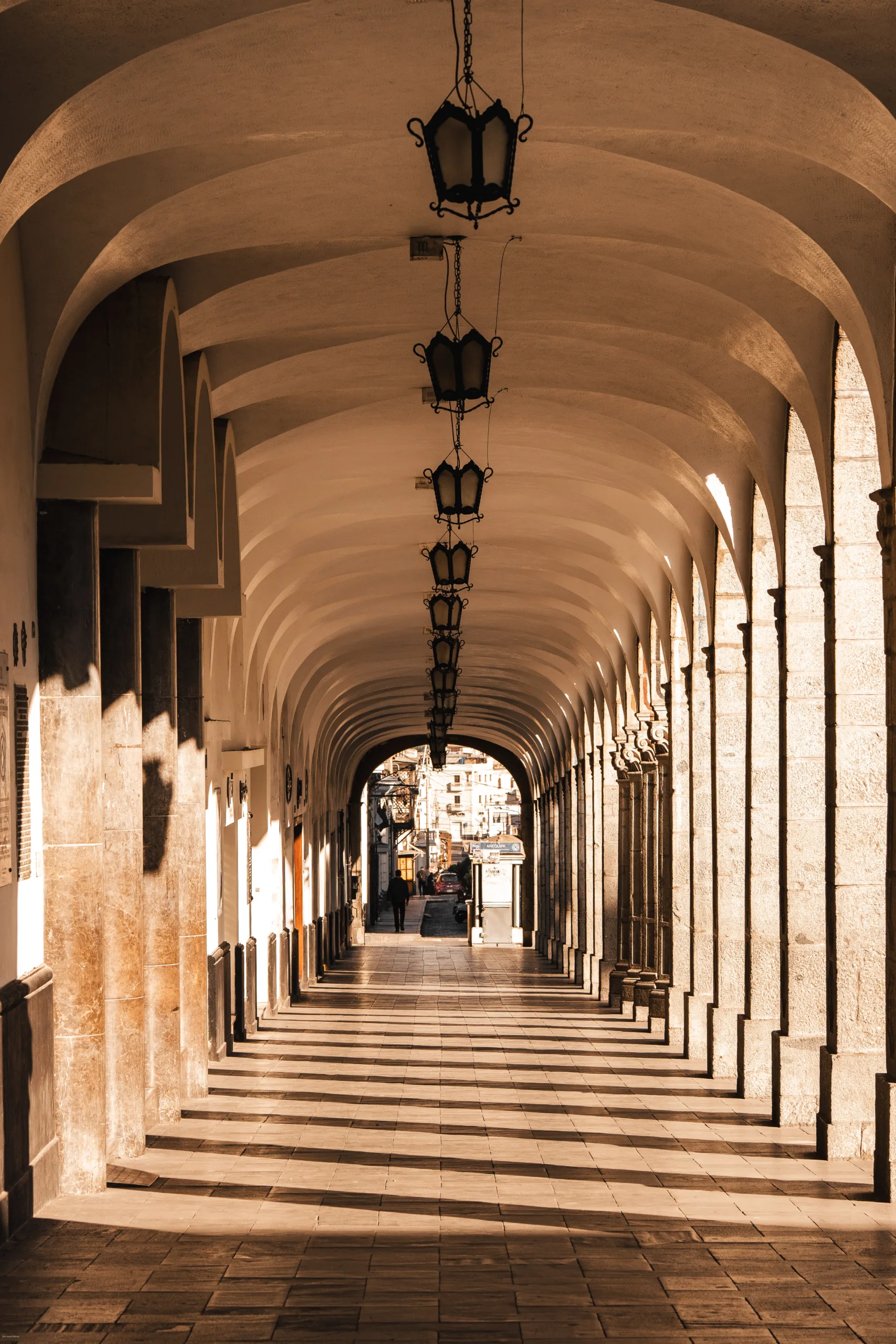 Arcos en la Plaza de Armas de Arequipa