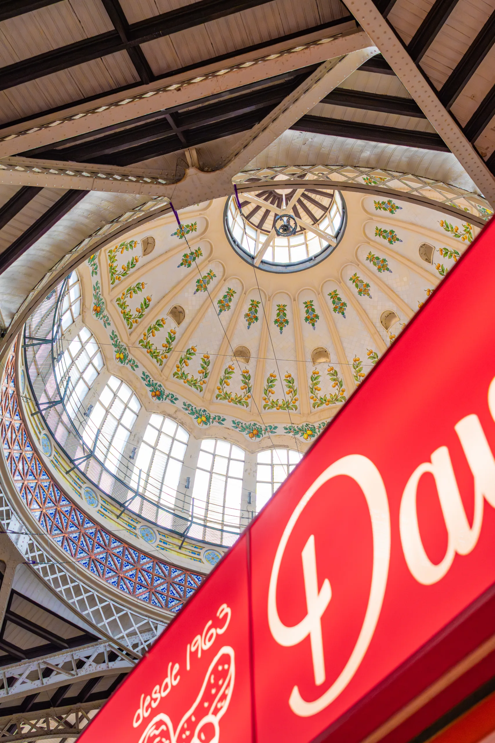 Interior del Mercado Central de València